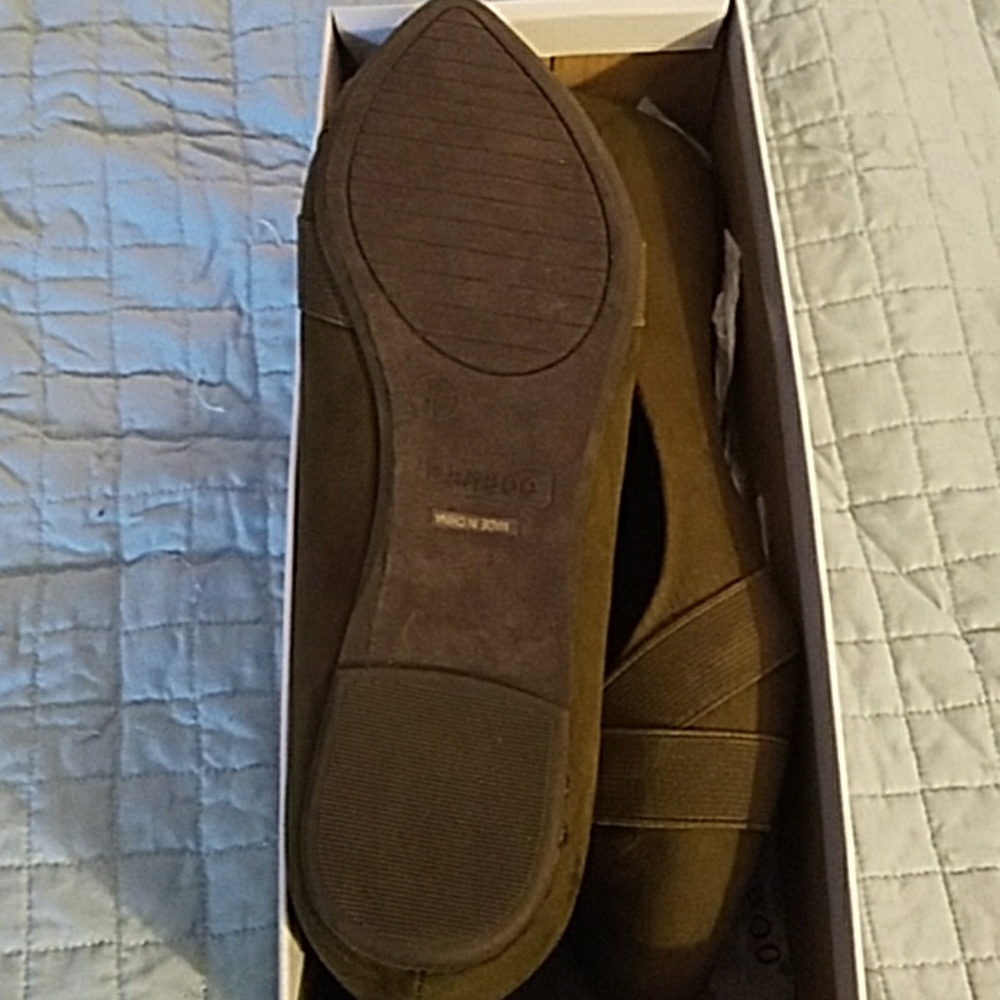 Shoes - Picture 5 of 6
